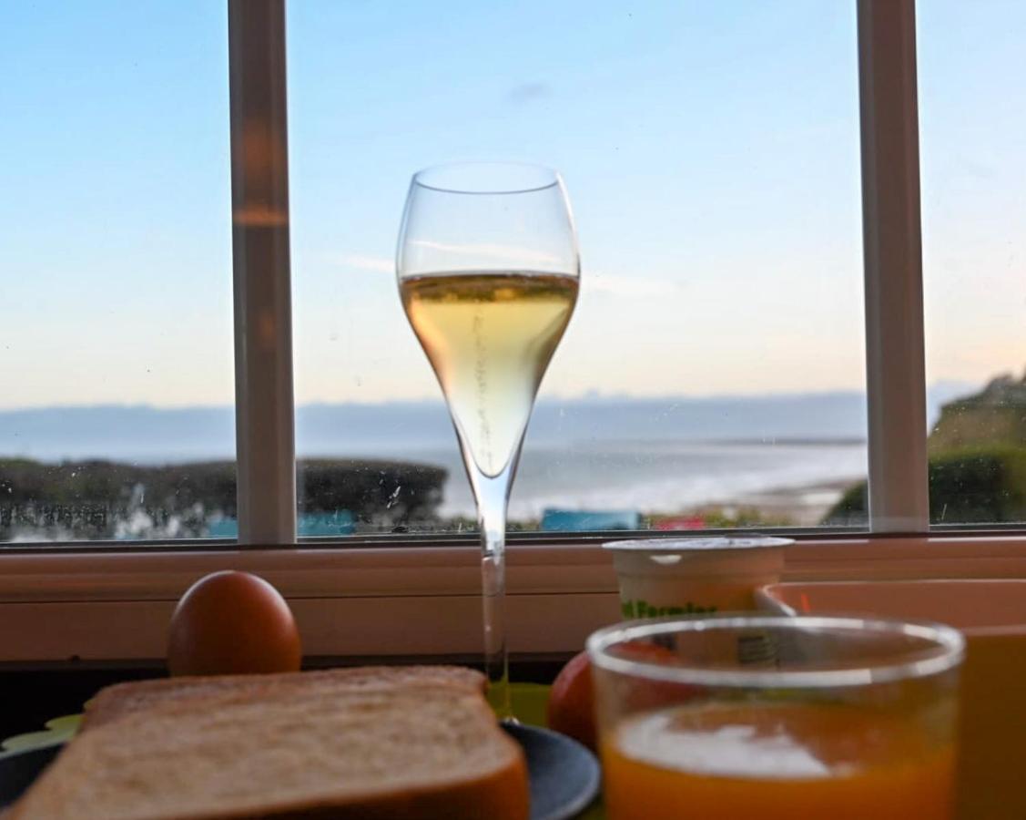 The Originals Hotel Le Cise Restaurant Chambres Et Suites Ault Esterno foto